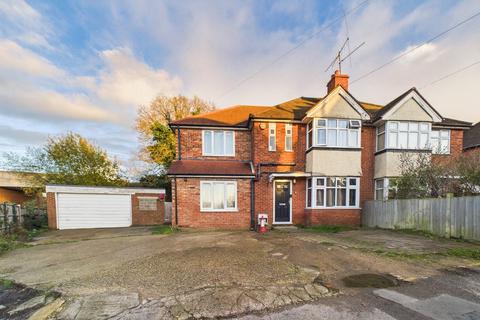 6 bedroom end of terrace house for sale, Salisbury Road, Reading, Berkshire, RG30