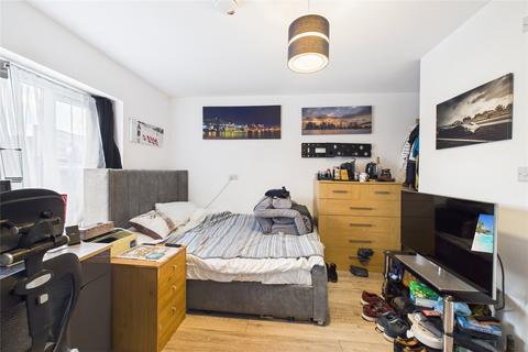 6 bedroom end of terrace house for sale, Salisbury Road, Reading, Berkshire, RG30