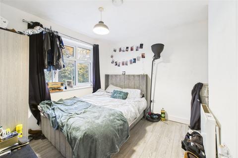 6 bedroom end of terrace house for sale, Salisbury Road, Reading, Berkshire, RG30