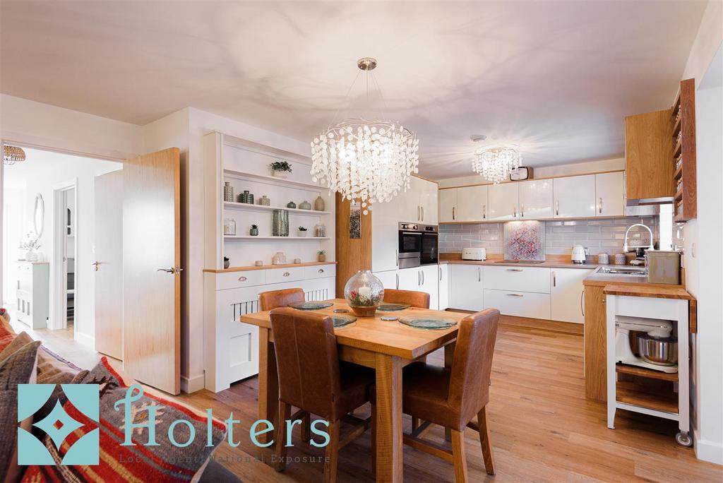 10 Highnam Crescent, Clee Hill-13.jpg