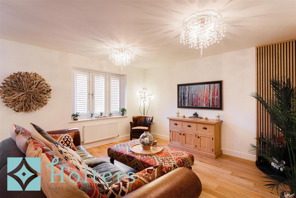 10 Highnam Crescent, Clee Hill-09.jpg