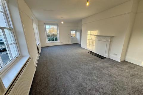 5 bedroom semi-detached house to rent, West Street, Harrow