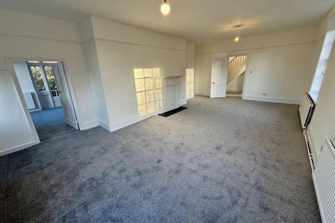 5 bedroom semi-detached house to rent, West Street, Harrow