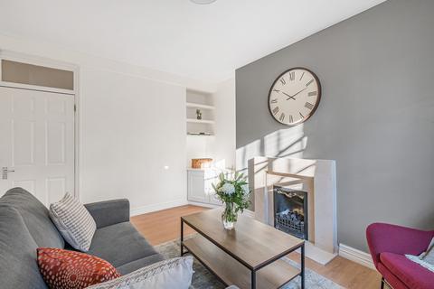 2 bedroom flat to rent, Myddelton Square, London, EC1R