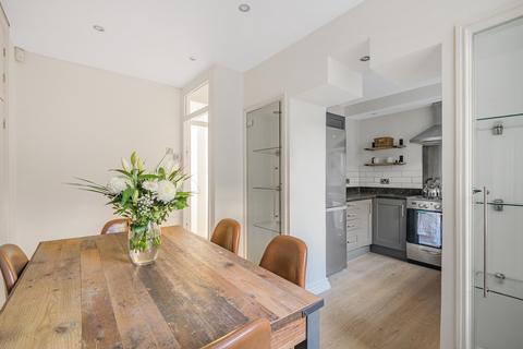 2 bedroom flat to rent, Myddelton Square, London, EC1R