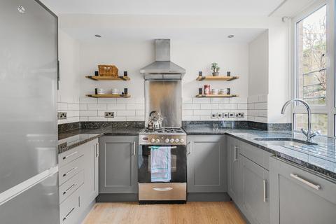 2 bedroom flat to rent, Myddelton Square, London, EC1R