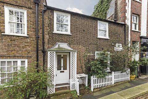 2 bedroom house to rent, Church Walk, Richmond TW9