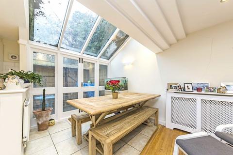 2 bedroom house to rent, Church Walk, Richmond TW9