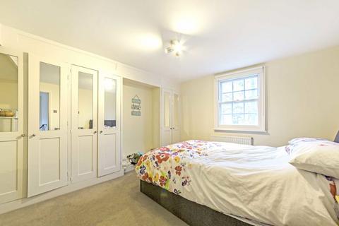 2 bedroom house to rent, Church Walk, Richmond TW9