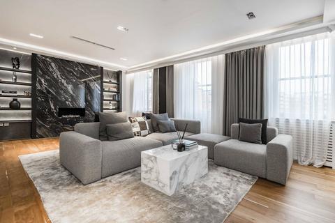 2 bedroom flat for sale, Ennismore Gardens, London SW7