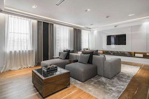 2 bedroom flat for sale, Ennismore Gardens, London SW7