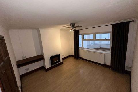 3 bedroom semi-detached house to rent, Darby Crescent, Ebbw Vale, NP23 6QA