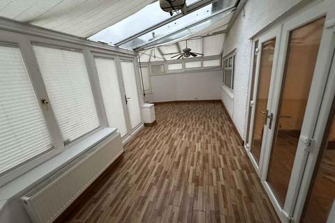 3 bedroom semi-detached house to rent, Darby Crescent, Ebbw Vale, NP23 6QA