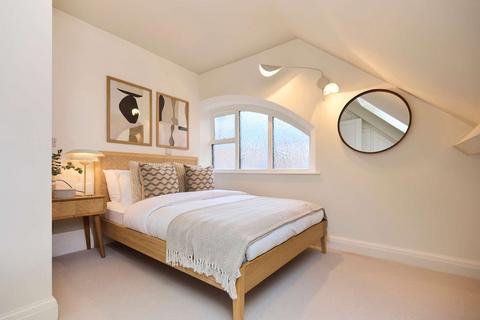 3 bedroom ground floor flat to rent, Macroom Road