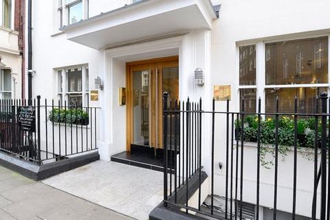Studio to rent, Hill Street, Mayfair, W1J
