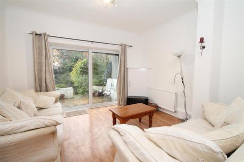 1 bedroom flat to rent, Cranley Gardens, Palmers Green, N13