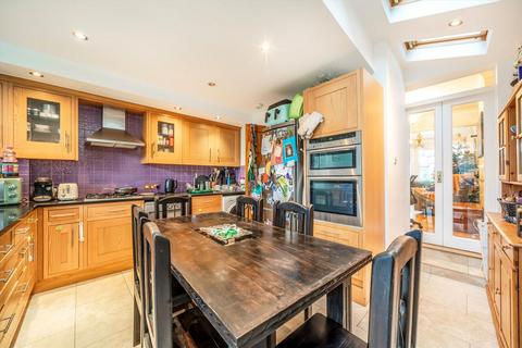 4 bedroom terraced house to rent, Newry Road, Twickenham TW1