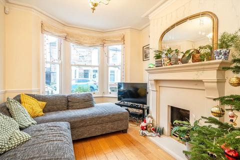 4 bedroom terraced house to rent, Newry Road, Twickenham TW1