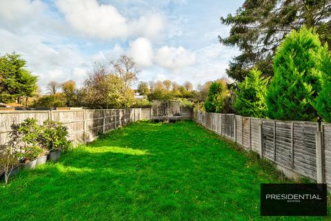 undefined, Chingford E4