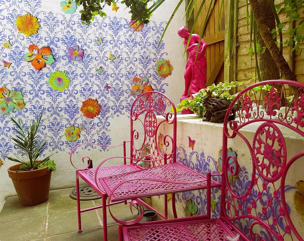 Patio rear No 2.jpg