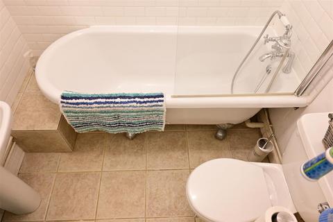 1 bedroom flat to rent, Brunswick Place, Hove