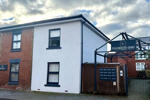 1 bedroom maisonette to rent, Bourne Road, Hampshire SO15