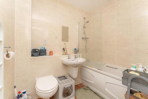 1 bedroom apartment for sale, Fenland House, Harry Zeital Way, London