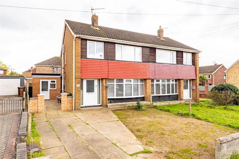 3 bedroom semi-detached house to rent, Ogilvy Drive, Scunthorpe