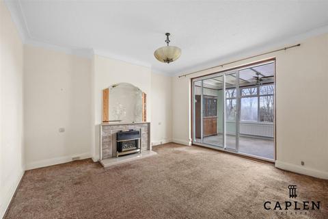 3 bedroom bungalow for sale, Kensington Drive, Woodford Green