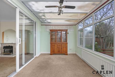 3 bedroom bungalow for sale, Kensington Drive, Woodford Green