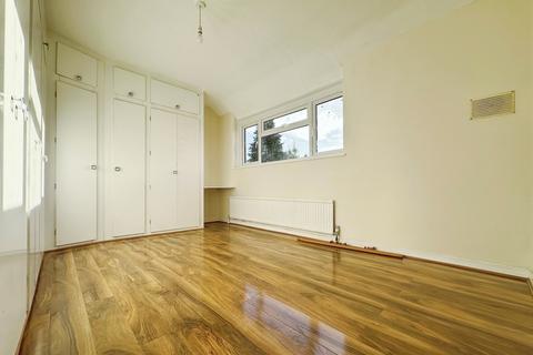 3 bedroom semi-detached house to rent, Cedar Avenue, Yiewsley, West Drayton, UB7