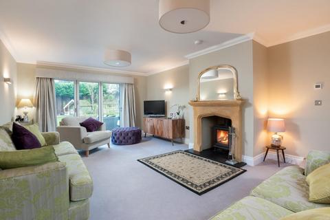 5 bedroom detached house for sale, New Road, Norton Lindsey, Warwick