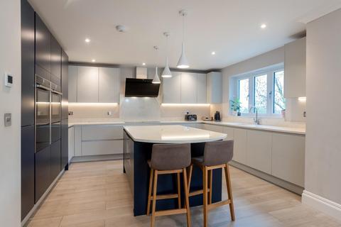 5 bedroom detached house for sale, New Road, Norton Lindsey, Warwick