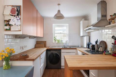 1 bedroom apartment to rent, Driffield Road, London E3