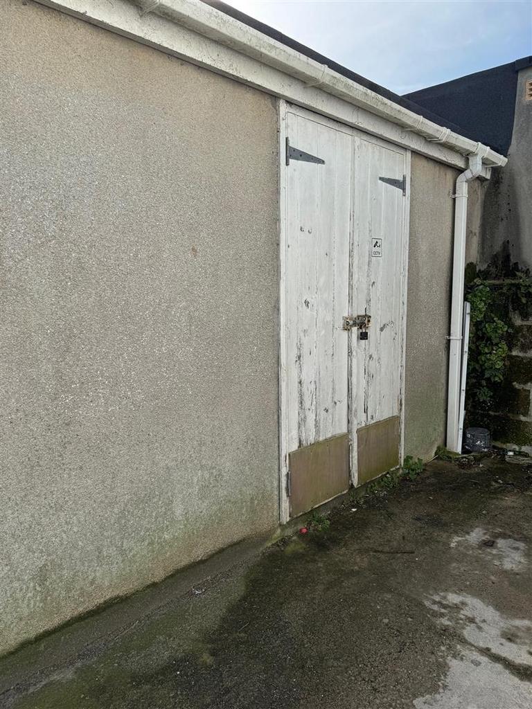 Garage 3a.jpg