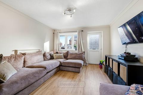 2 bedroom terraced house for sale, Shakespeare Close, Newport Pagnell, MK16