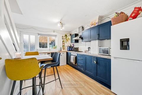 2 bedroom terraced house for sale, Shakespeare Close, Newport Pagnell, MK16