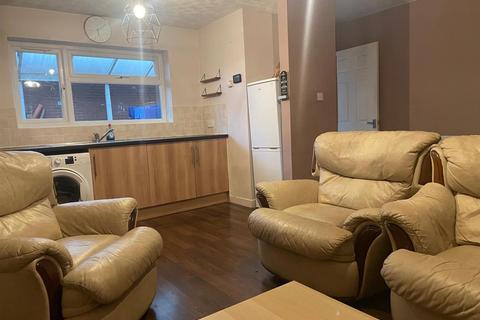 2 bedroom semi-detached bungalow to rent, Foleshill Road, Coventry