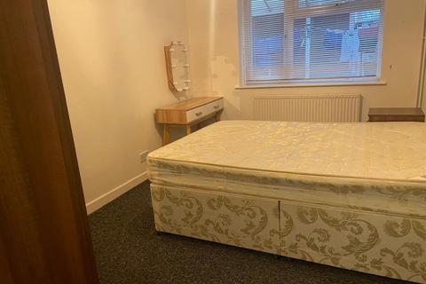 2 bedroom semi-detached bungalow to rent, Foleshill Road, Coventry