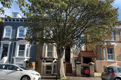 1 bedroom flat to rent, Gladstone Road, Broadstairs, Kent, CT10