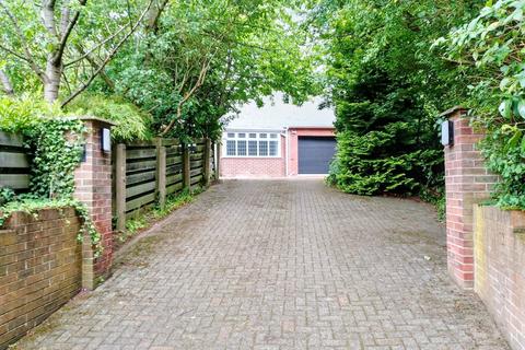 4 bedroom detached bungalow for sale, Springwell Road, Durham, Durham, DH1 4LR
