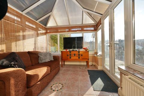 3 bedroom semi-detached house for sale, Queens Drive, Huntingdon, PE29