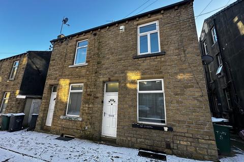 2 bedroom terraced house to rent, Third Avenue, Keighley, BD21