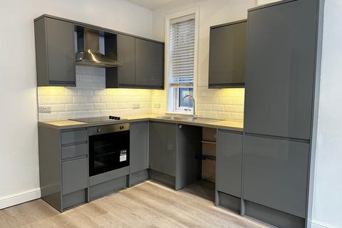 2 bedroom terraced house to rent, Third Avenue, Keighley, BD21