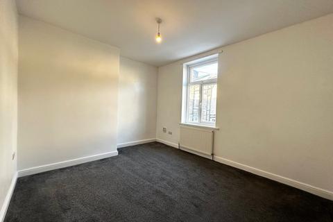 2 bedroom terraced house to rent, Third Avenue, Keighley, BD21
