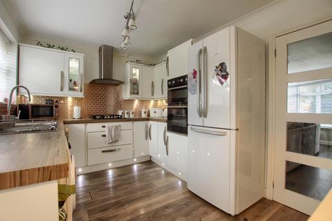 3 bedroom semi-detached house for sale, Chadderton Drive, Thornaby