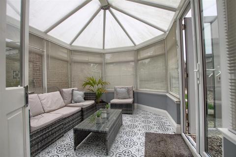 3 bedroom semi-detached house for sale, Chadderton Drive, Thornaby