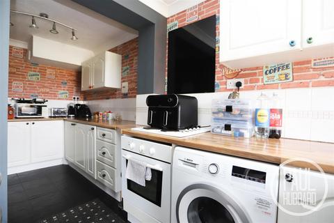 2 bedroom house for sale, The Laurels, Hopton, NR31