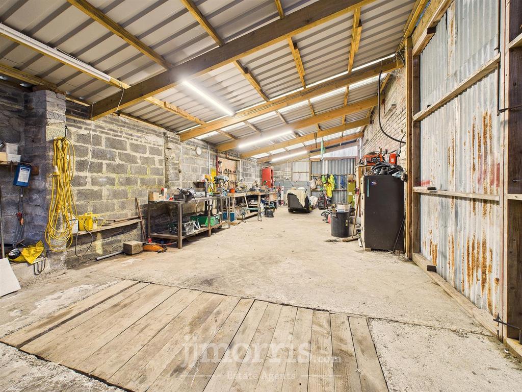 The Outbuildings (Measurements)