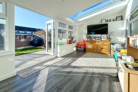 3 bedroom end of terrace house for sale, Southfields Road, Littlehampton, West Sussex